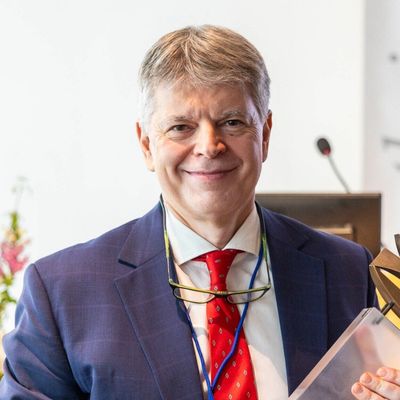 Prof. Dr. Anna Fagotti<br />
Leiterin der Abteilung für Overialkarzinom.<br />
Fondazione Policlinico Universitario A. Gemelli IRCCS<br />
Rom, Italien